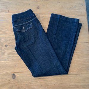 White House Black Market, Blanc Trouser Leg